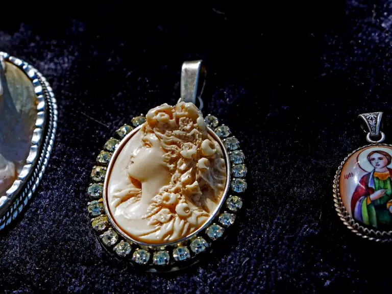 How To Clean Cameo Jewelry?