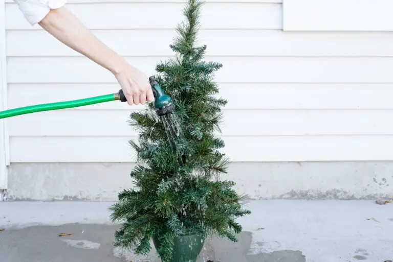 How To Clean Christmas Tree Stand?