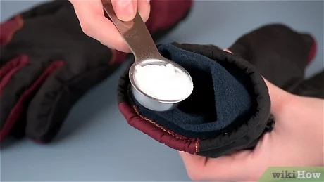 How To Clean Smelly Ski Gloves?