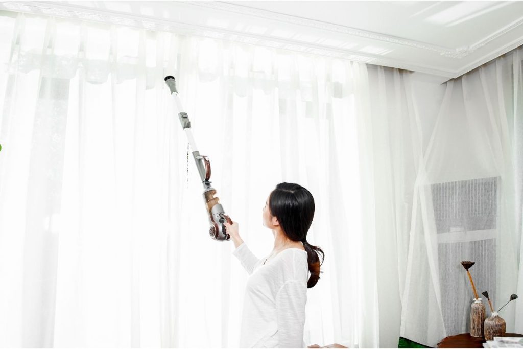 How to Clean Curtains With Vacuum Cleaner?