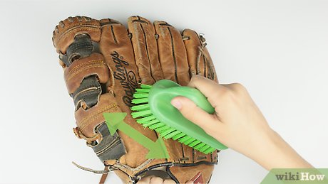 How to Clean Leather Baseball Glove?