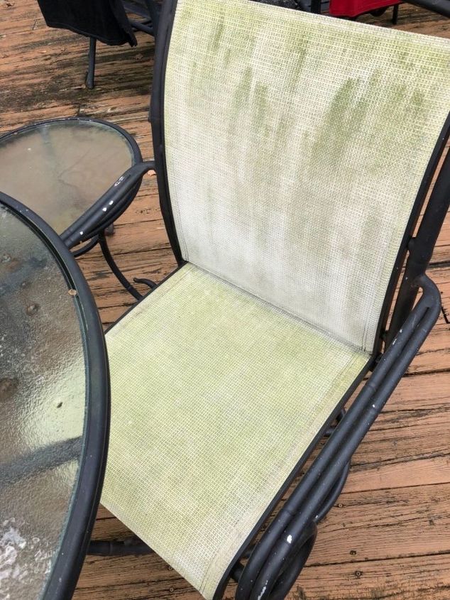 How to Clean Mesh Patio Chairs?